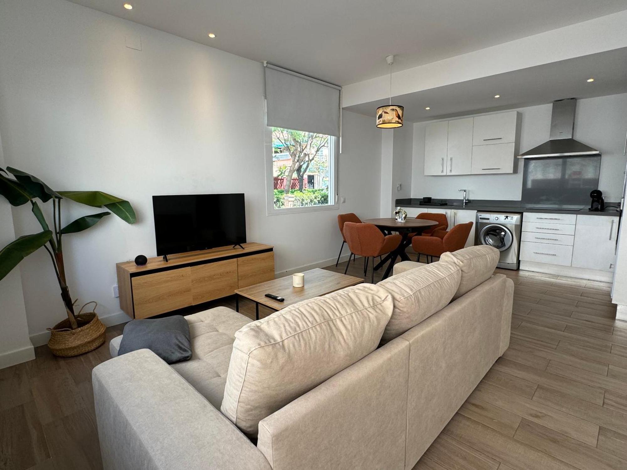 Apartamento Casa Con Terraza Cerca De La Playa 6 Personas *